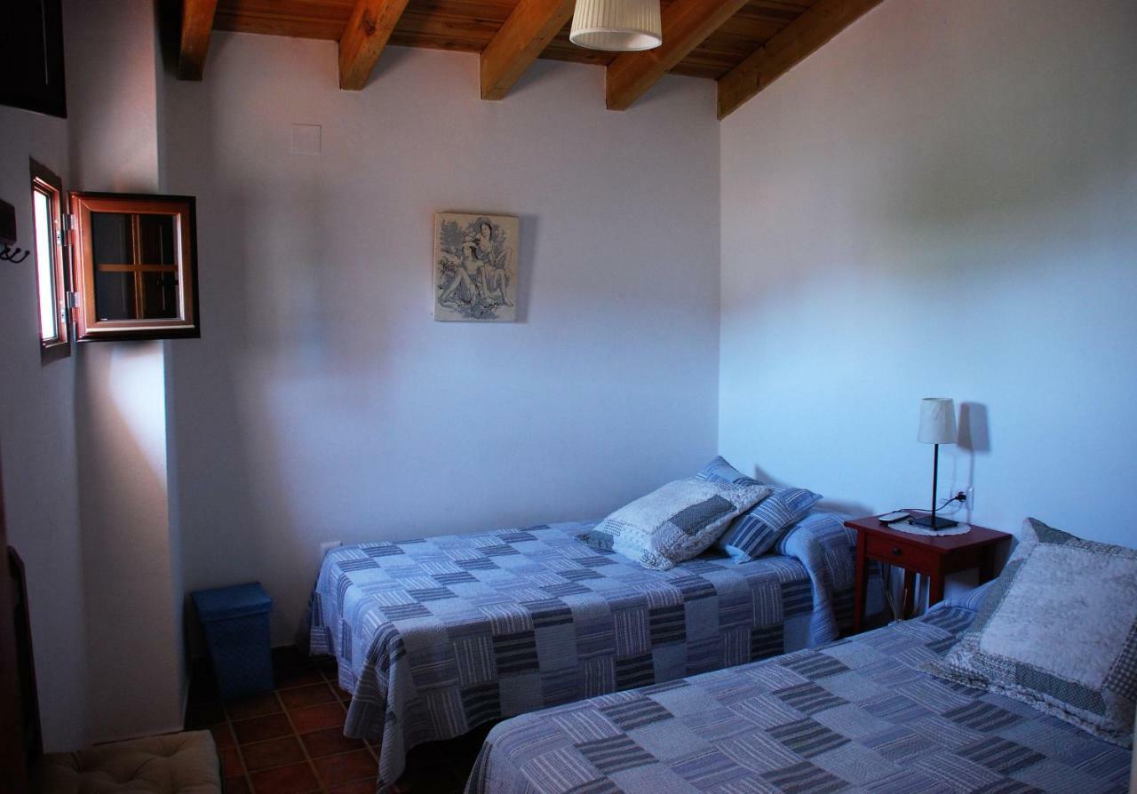 Casa Rural La Torre Альмонастер-ла-Реаль Экстерьер фото